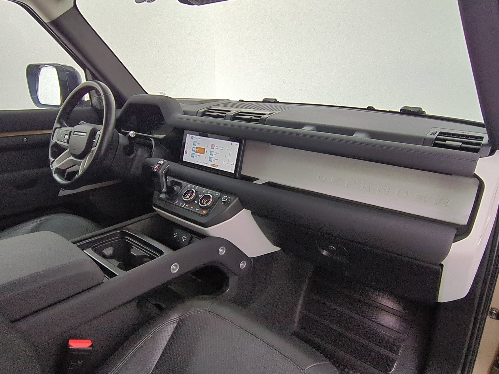 Used 2023 Land Rover Defender 90 S AWD/4WD image 26