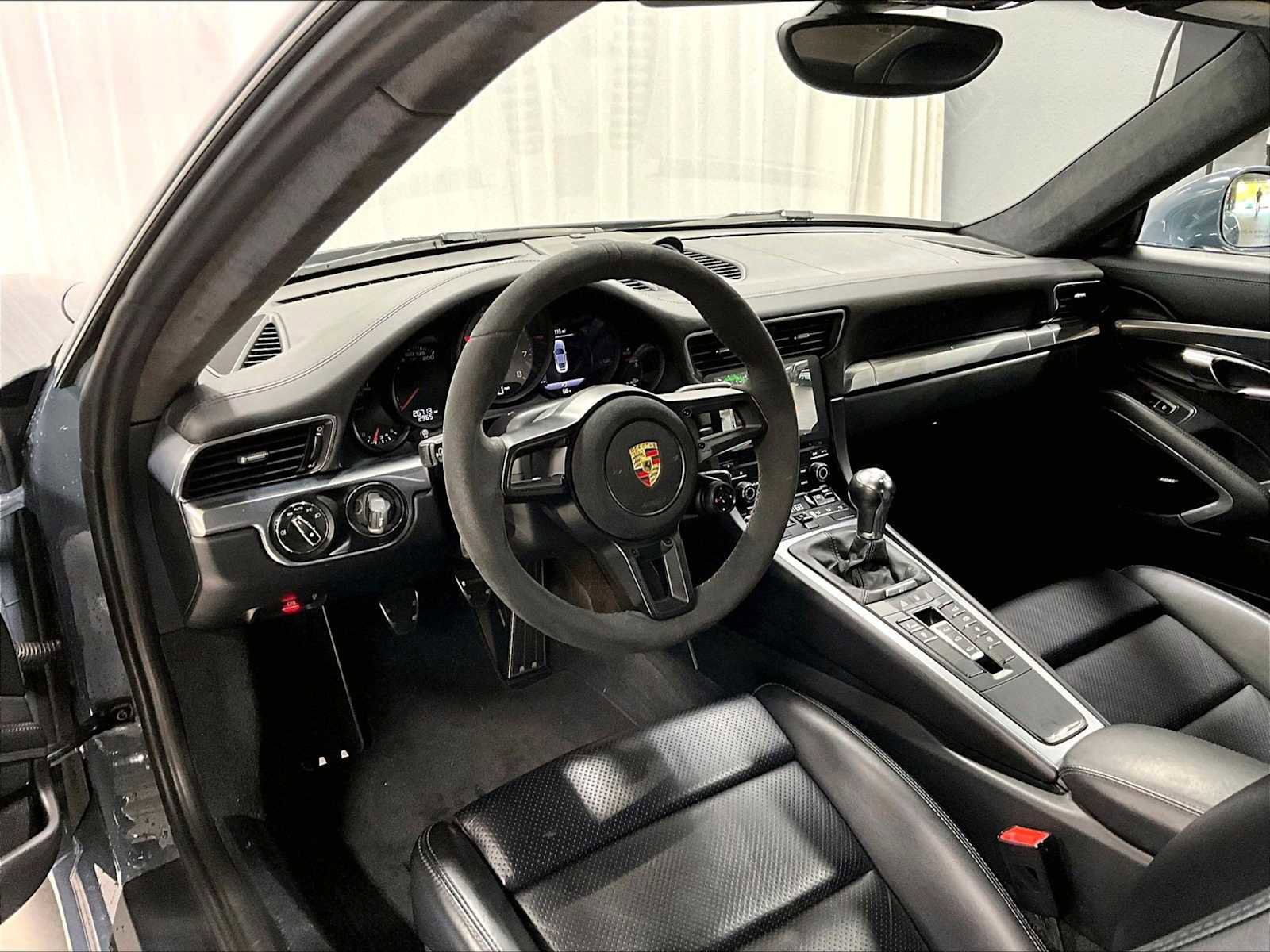 Used 2017 Porsche 911 Carrera S image 7