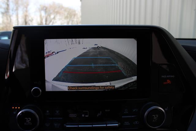 Used 2023 Toyota Highlander XLE image 28