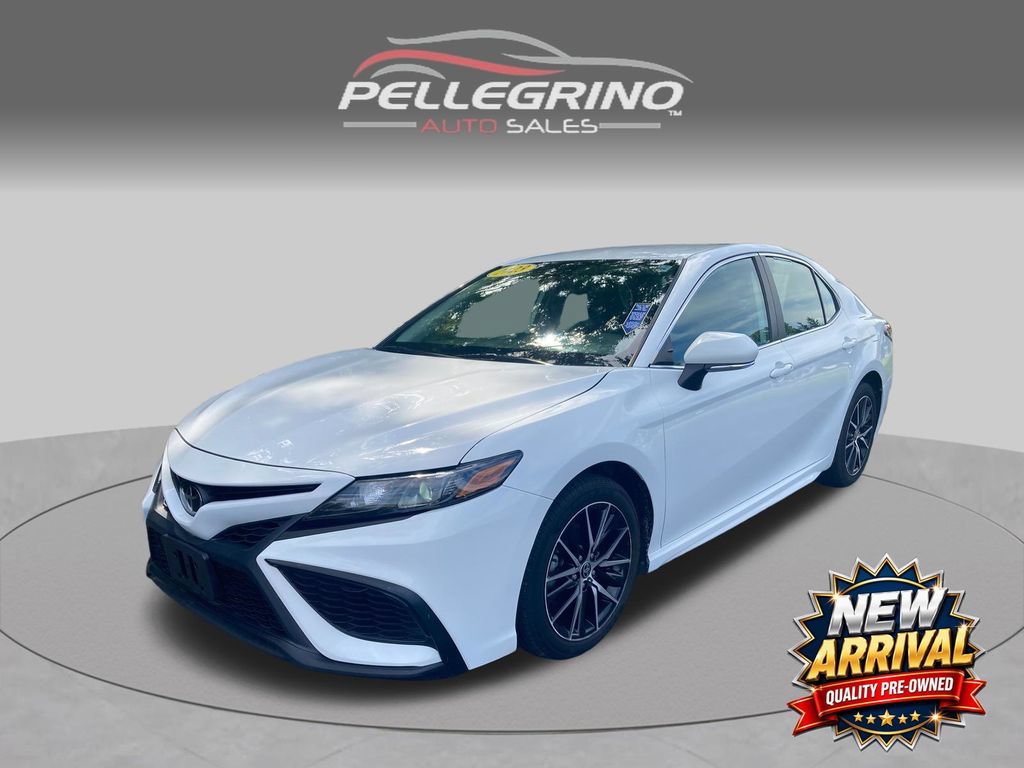 Used 2023 Toyota Camry SE FWD image 1
