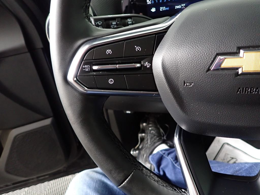 Used 2025 Chevrolet Equinox LT image 25