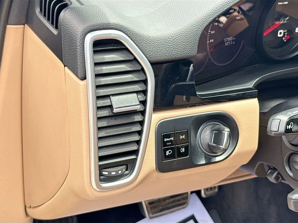 Used 2021 Porsche Cayenne S AWD/4WD image 11