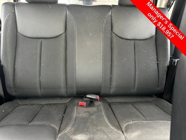 Used 2016 Jeep Wrangler Sahara image 18