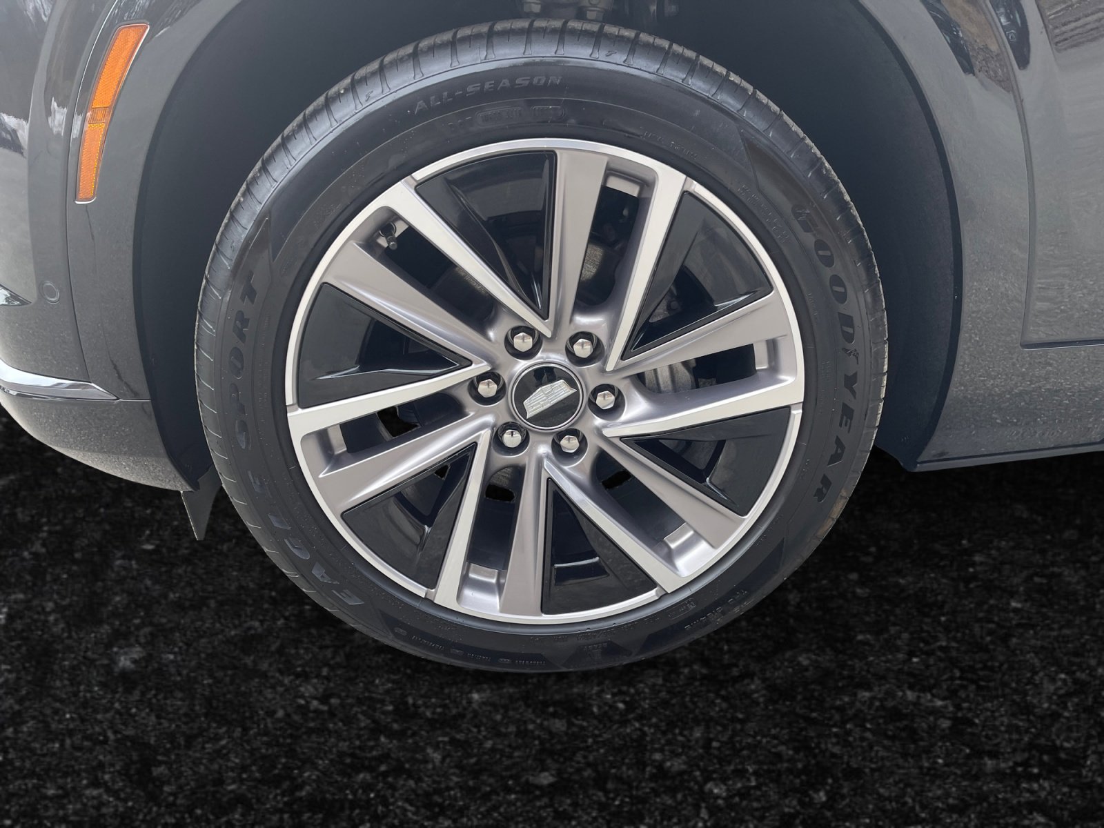 Used 2026 Cadillac Vistiq Sport w/ LPO, Floor Liner Package image 15