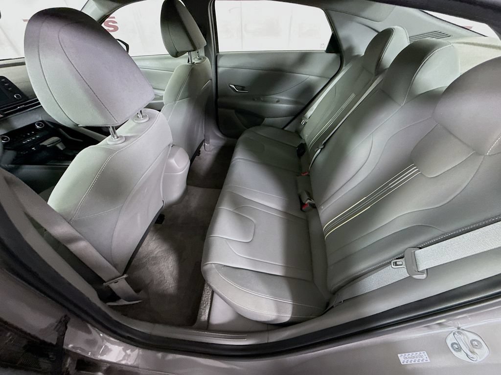 Used 2023 Hyundai Elantra SEL w/ Cargo Package FWD image 26