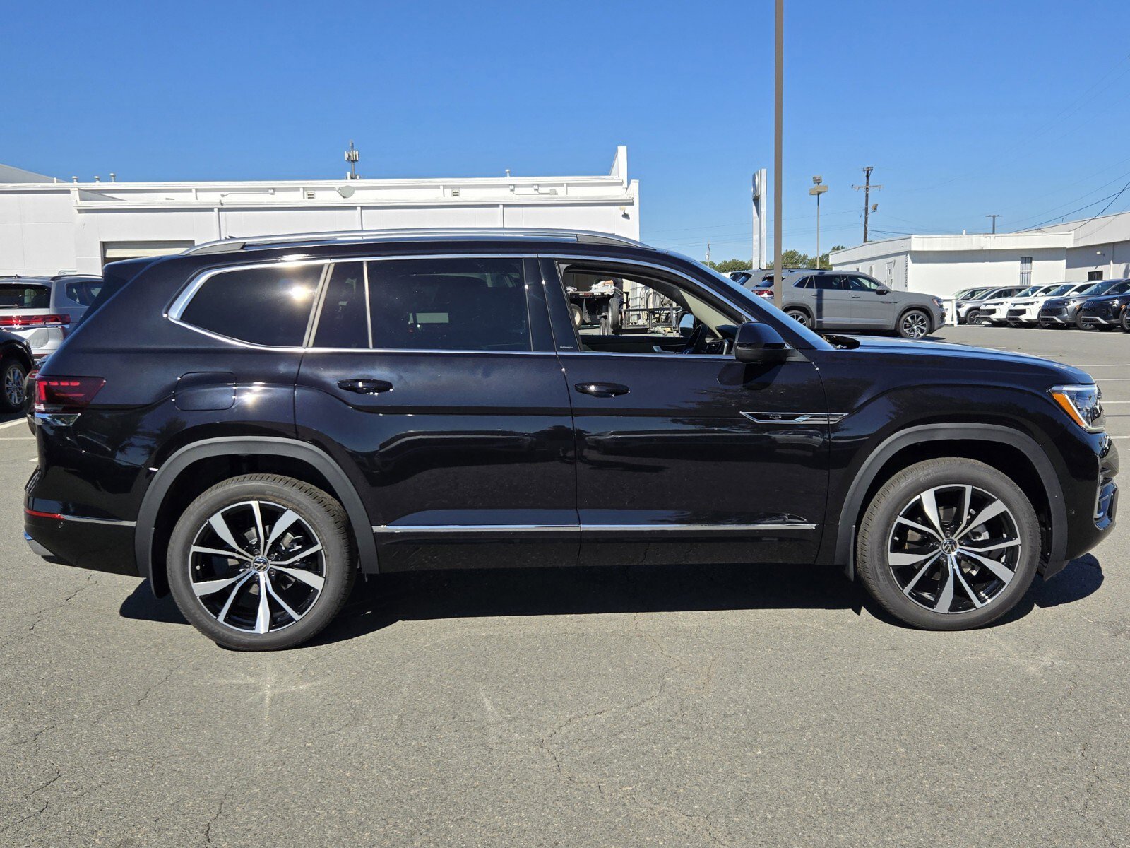 New 2026 Volkswagen Atlas SEL Premium R-Line video 2