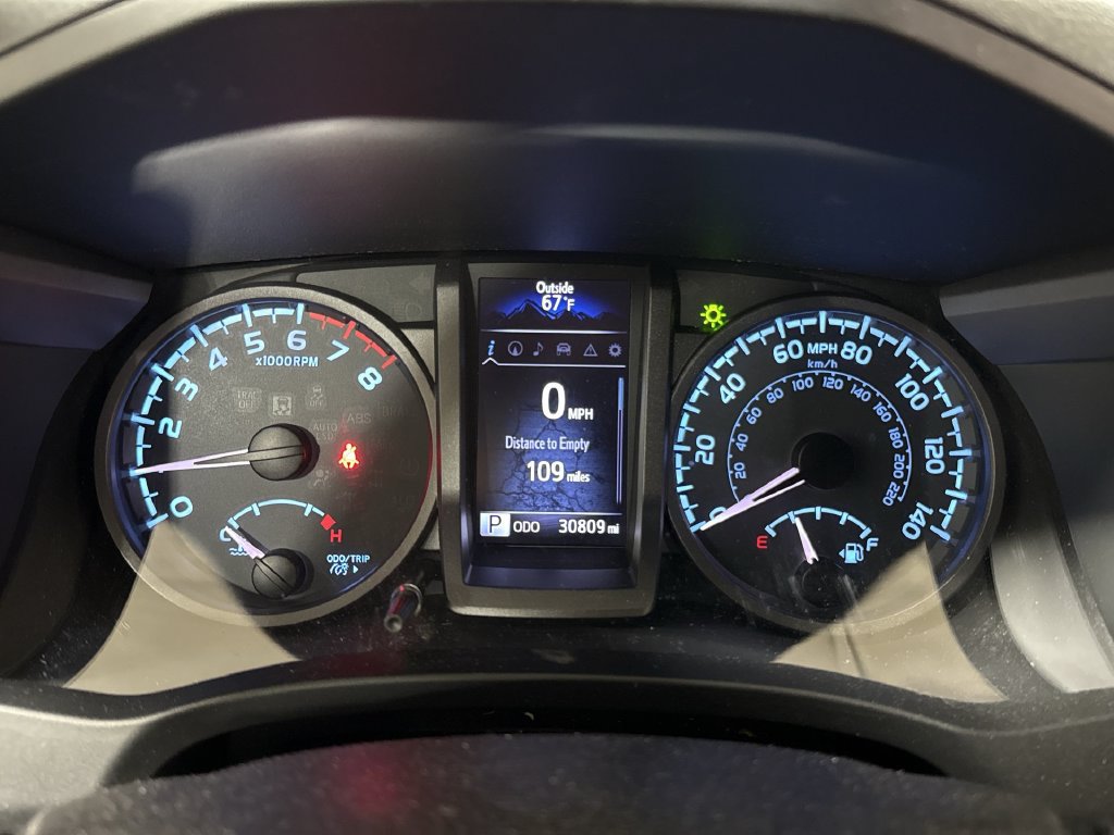 Used 2016 Toyota Tacoma TRD Sport w/ Towing Package AWD/4WD image 12