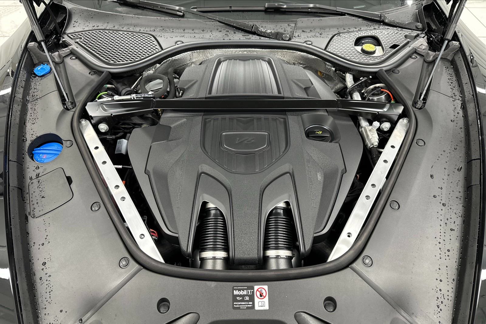 Certified 2025 Porsche Panamera 4 AWD/4WD image 48
