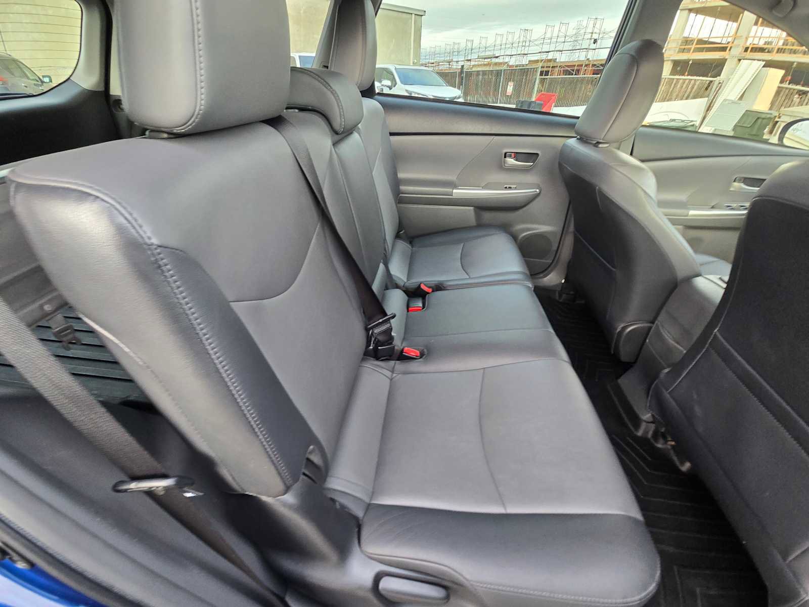 Used 2014 Toyota Prius V Five image 14