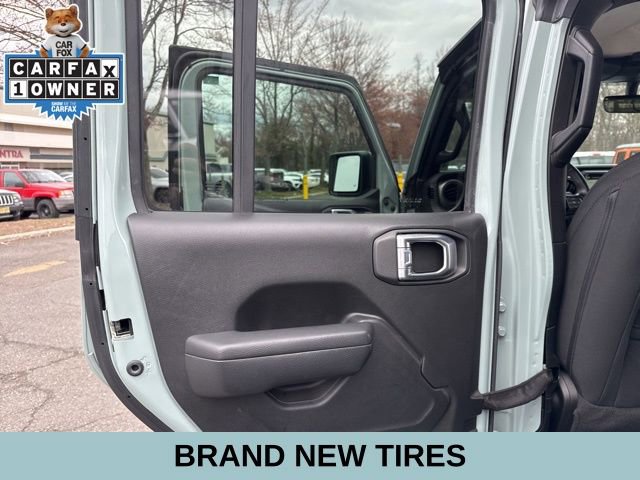 Used 2023 Jeep Wrangler Unlimited w/ Cold Weather Group image 33