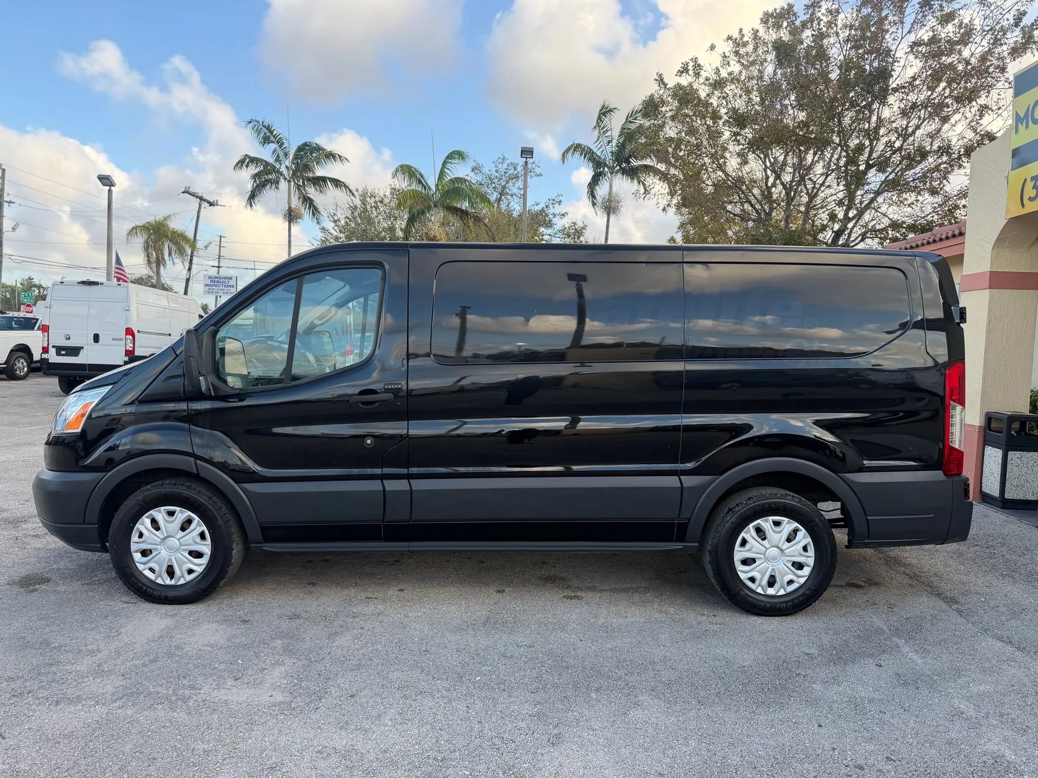 Used 2018 Ford Transit 150 130 Low Roof w/ Exterior Upgrade Package RWD image 2