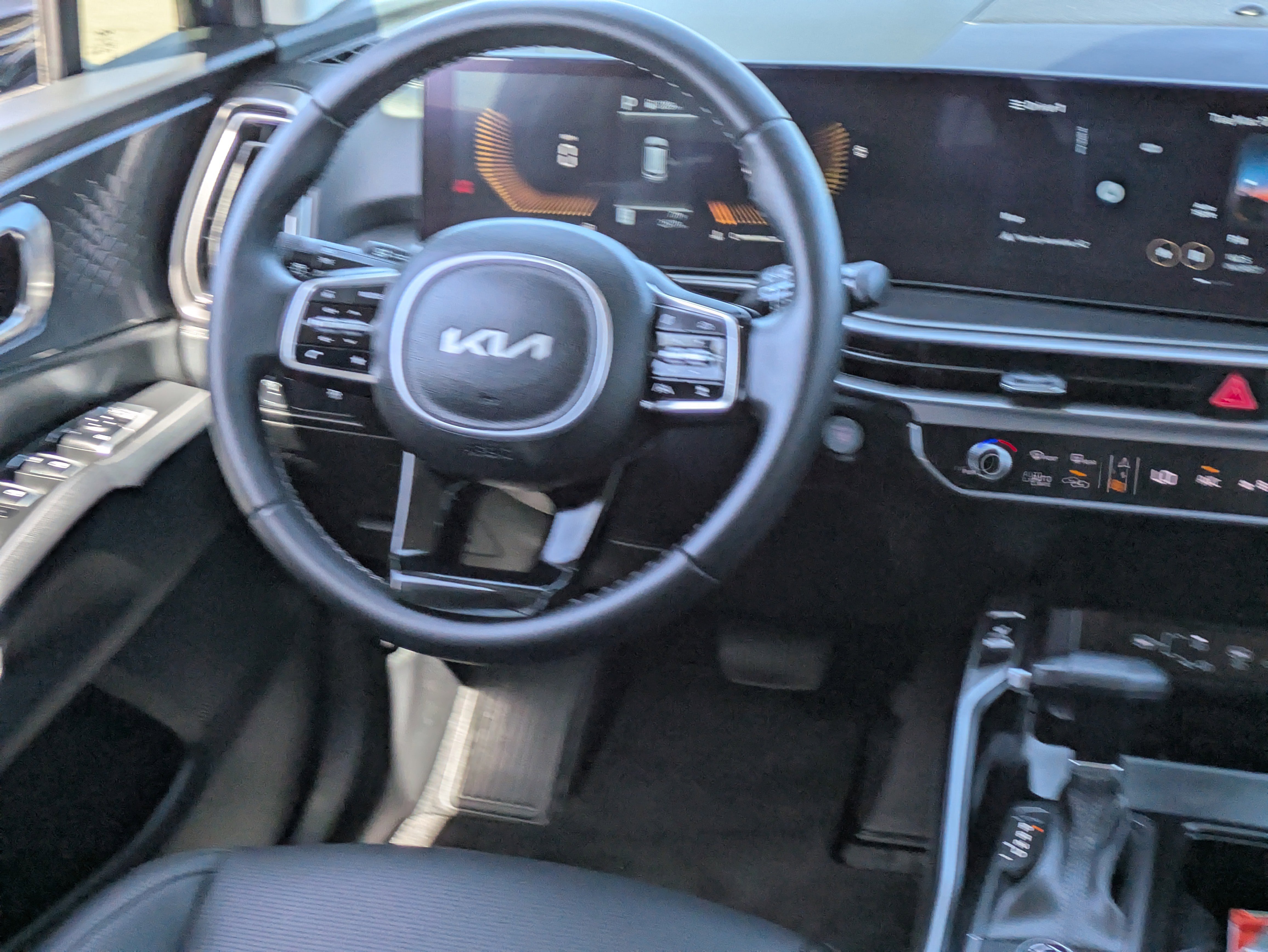 Certified 2025 Kia Sorento S w/ Panoramic Sunroof Package FWD image 17