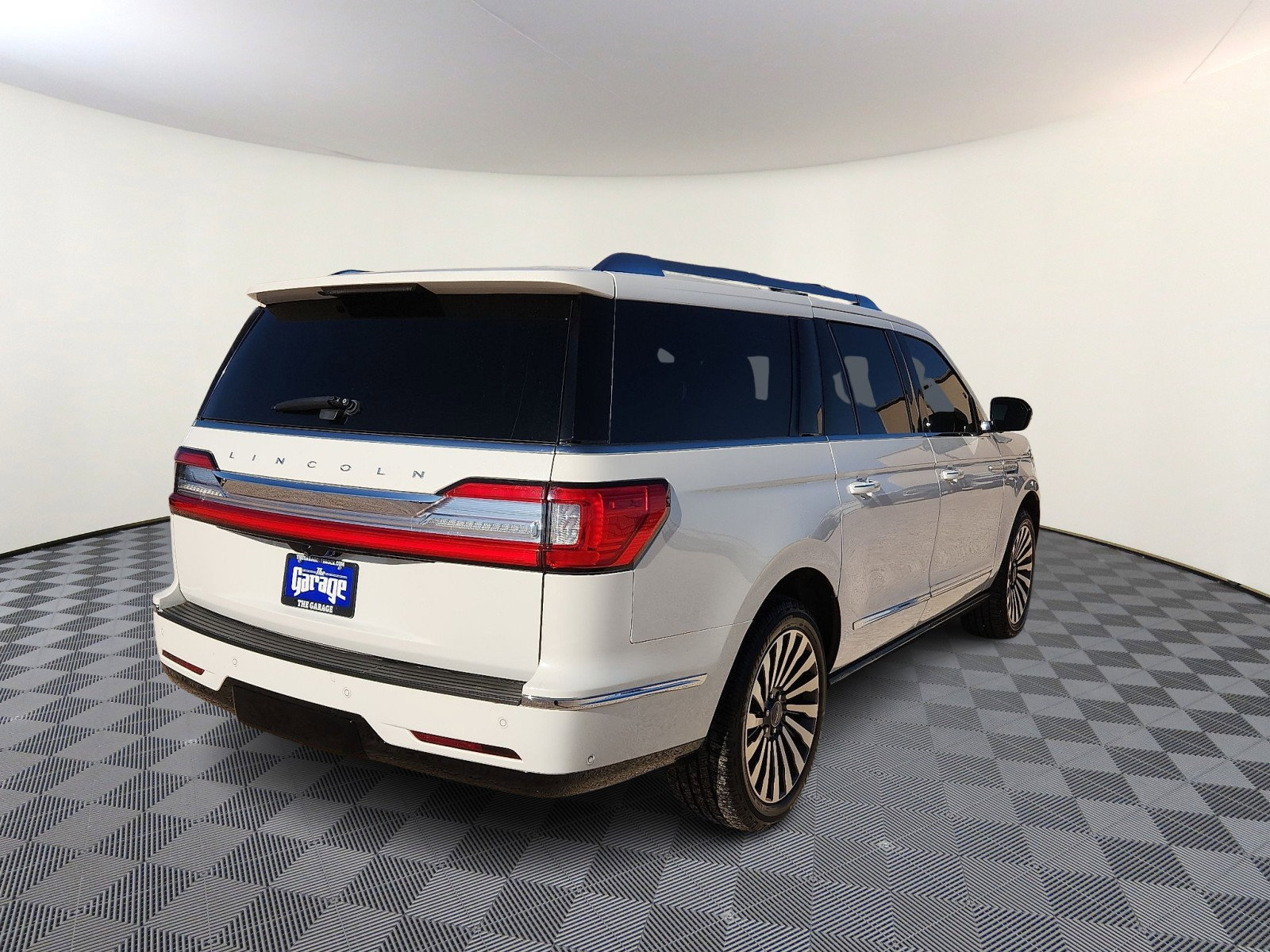 Used 2021 Lincoln Navigator L Reserve w/ Luxury Package image 4