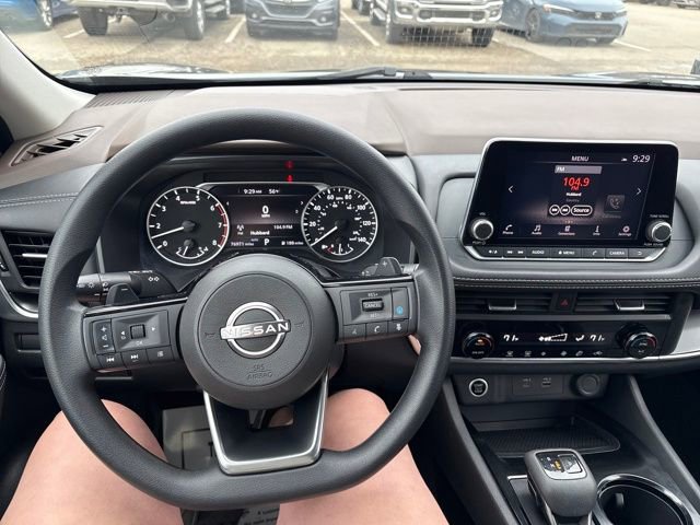 Used 2023 Nissan Rogue SV image 16