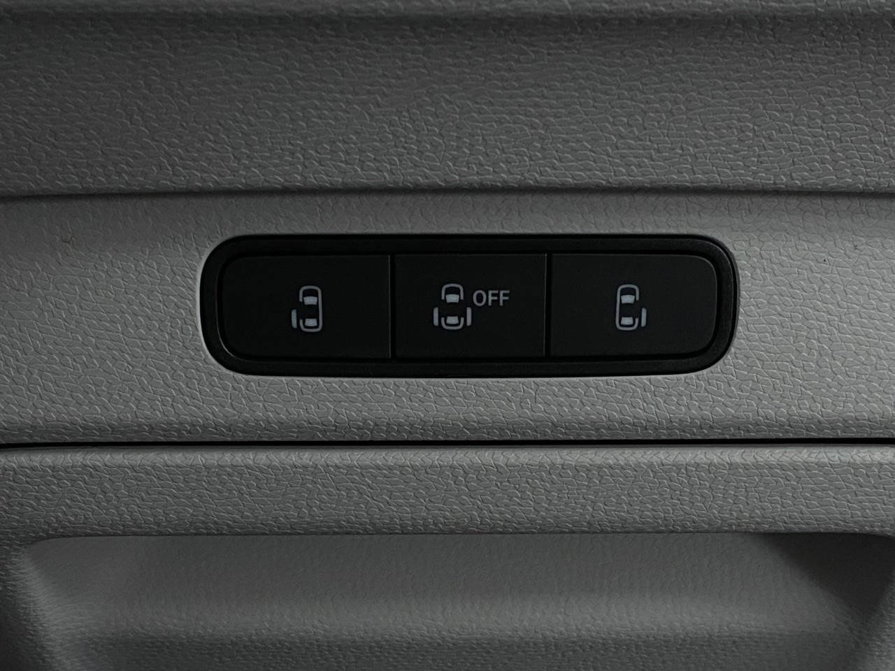 New 2025 Volkswagen ID. Buzz 1st Edition image 7