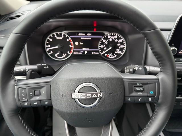 Certified 2025 Nissan Rogue SV image 17