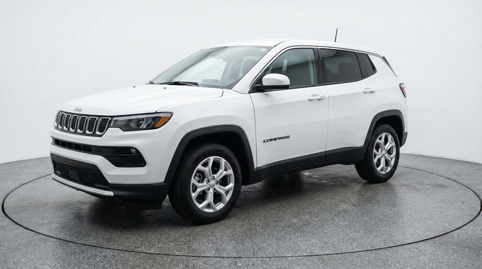 Used 2025 Jeep Compass Latitude AWD/4WD image 3