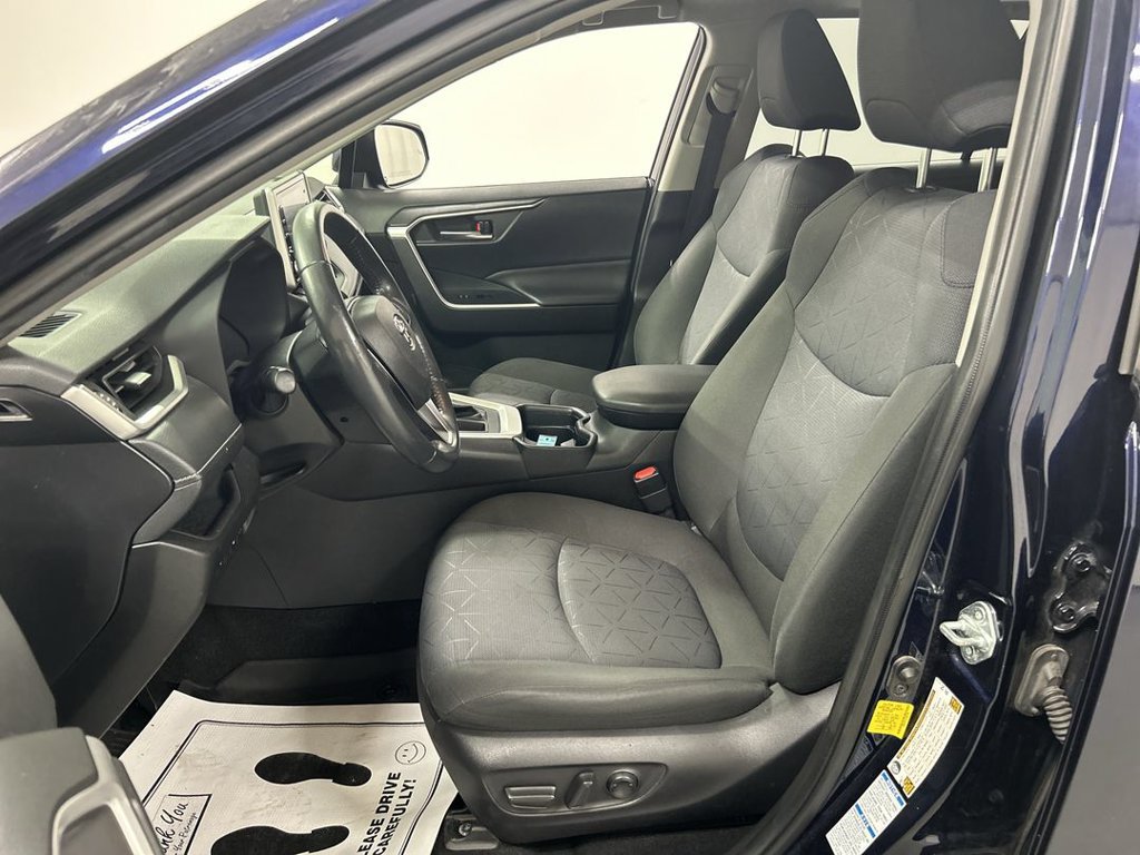 Used 2020 Toyota RAV4 XLE w/ Convenience Package AWD/4WD image 9