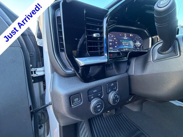 Used 2022 Chevrolet Silverado 1500 LT AWD/4WD image 46