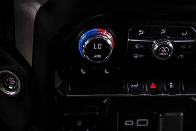 Used 2022 GMC Sierra 2500 SLE w/ SLE Convenience Package image 30