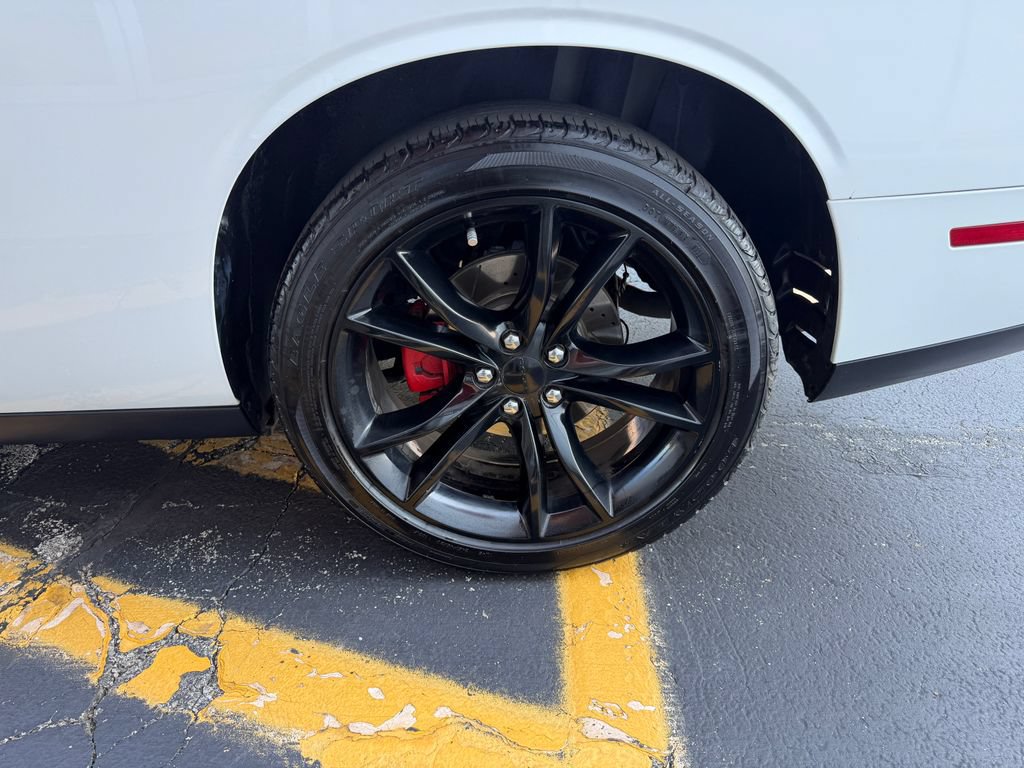 Used 2016 Dodge Challenger R/T Plus RWD image 13