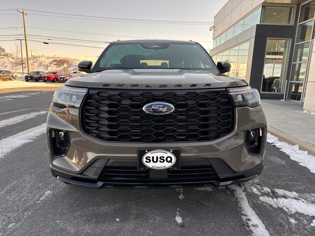 New 2026 Ford Explorer ST-Line AWD/4WD image 2