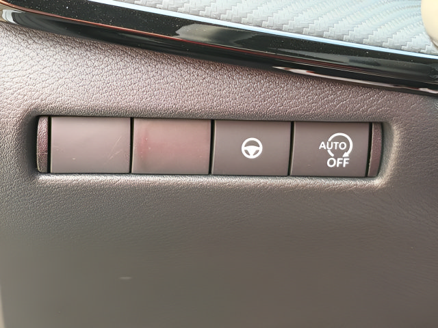 New 2026 Nissan Kicks SR FWD image 23