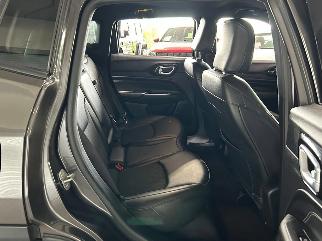 Used 2022 Jeep Compass Latitude FWD image 37