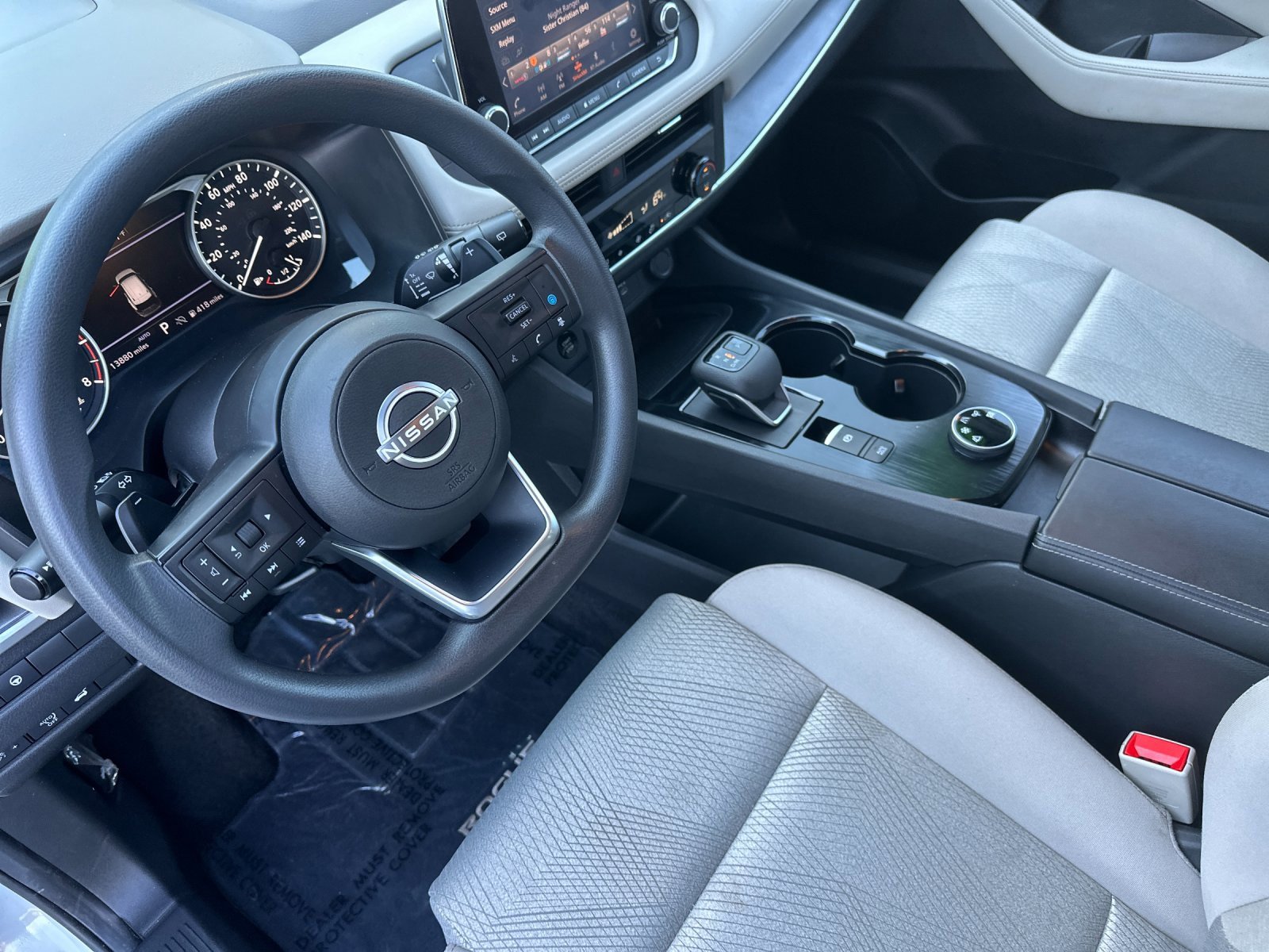 Used 2024 Nissan Rogue SV image 10