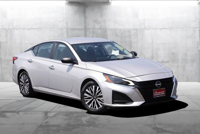 Certified 2024 Nissan Altima 2.5 SV FWD image 2