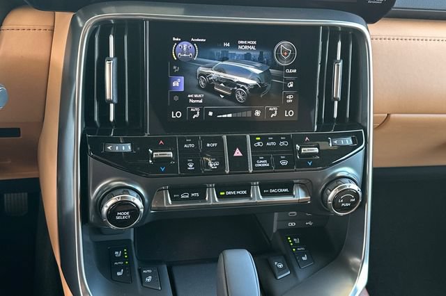 New 2026 Lexus LX 700h Luxury AWD/4WD image 19
