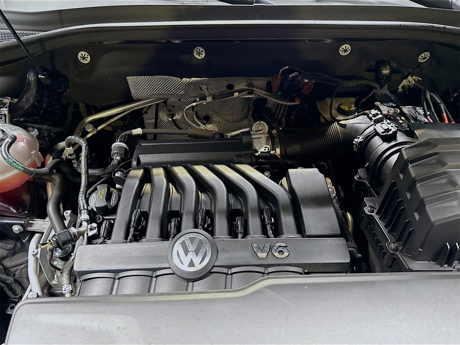 Used 2022 Volkswagen Atlas Cross Sport SEL R-Line image 31