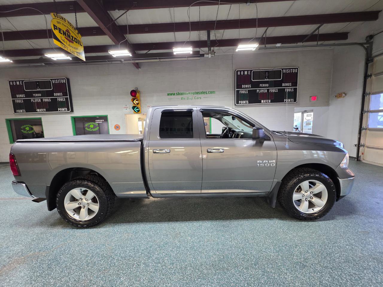 Used 2013 RAM 1500 Classic SLT w/ Premium Display Pkg image 5
