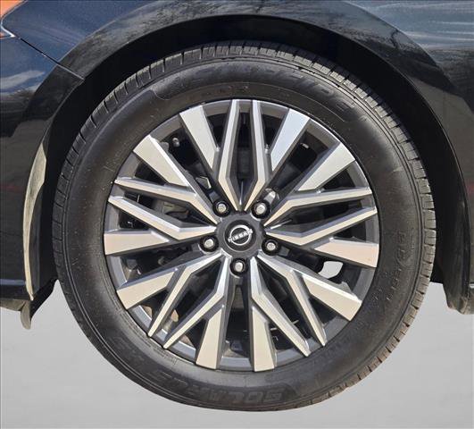 Used 2023 Nissan Altima 2.5 SV FWD image 21