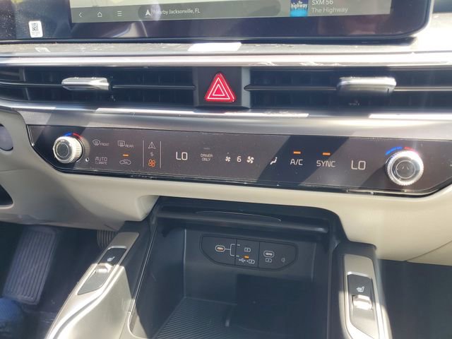 New 2025 Kia Sorento EX AWD/4WD image 17