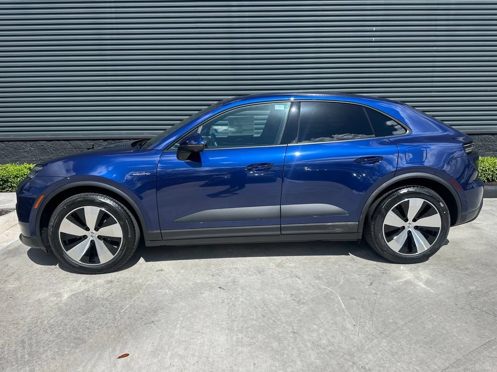 Used 2026 Porsche Macan Electric RWD image 2