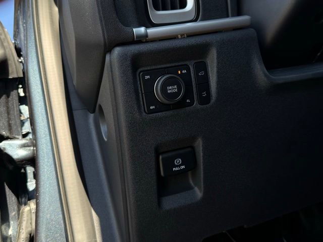 Used 2025 Ford Expedition Active image 15