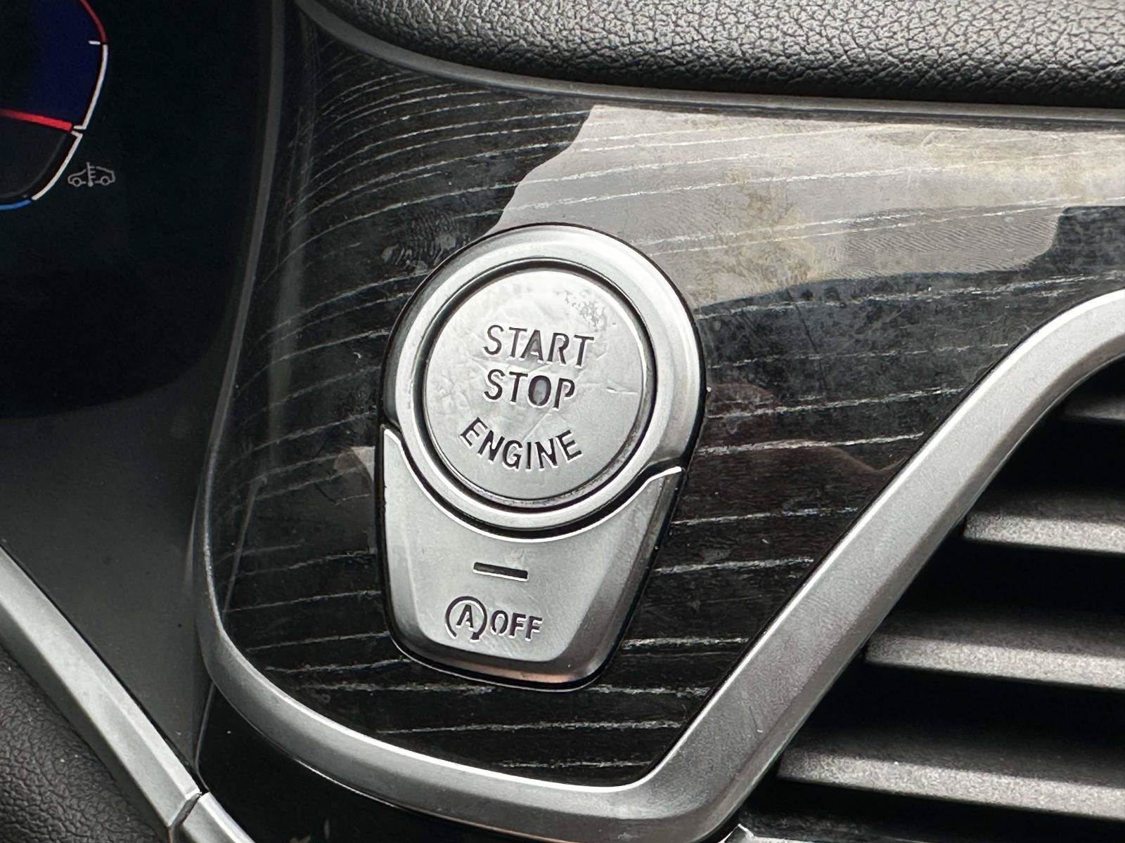 Used 2022 BMW 750Li xDrive AWD/4WD image 32