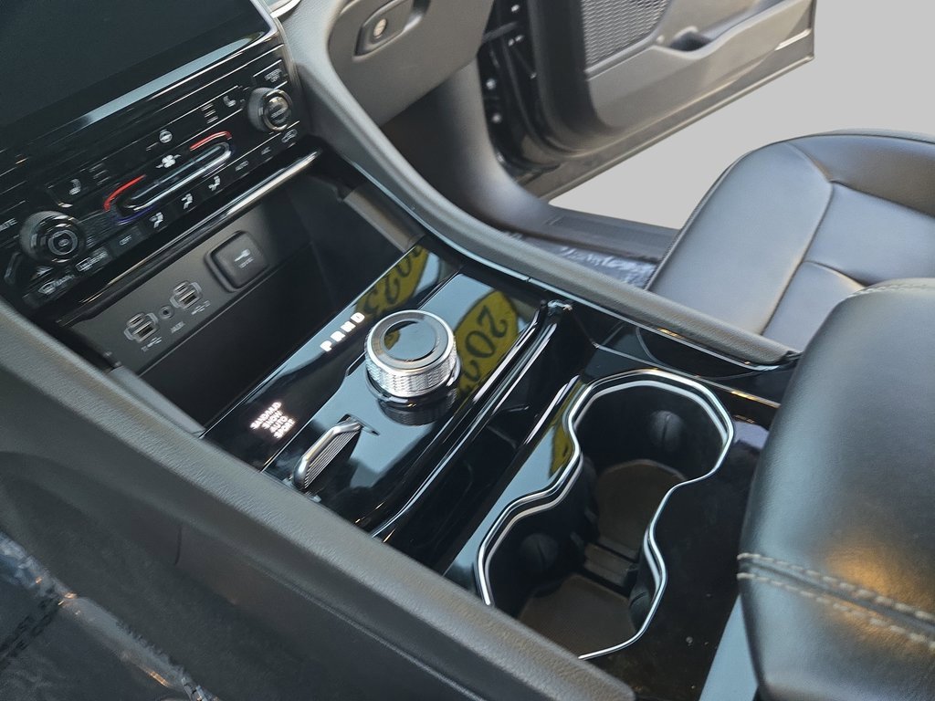 Used 2023 Jeep Grand Cherokee Limited image 27