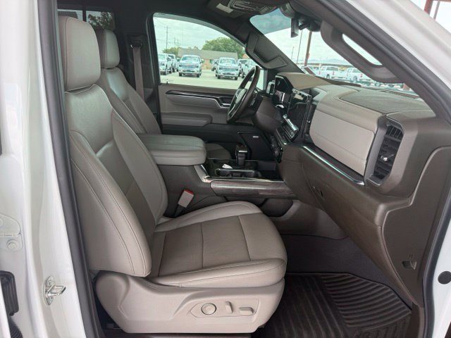 Used 2024 Chevrolet Silverado 1500 LTZ AWD/4WD image 12