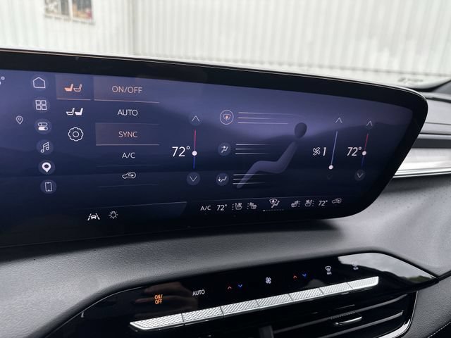 Used 2025 Buick Enclave Avenir AWD/4WD image 19