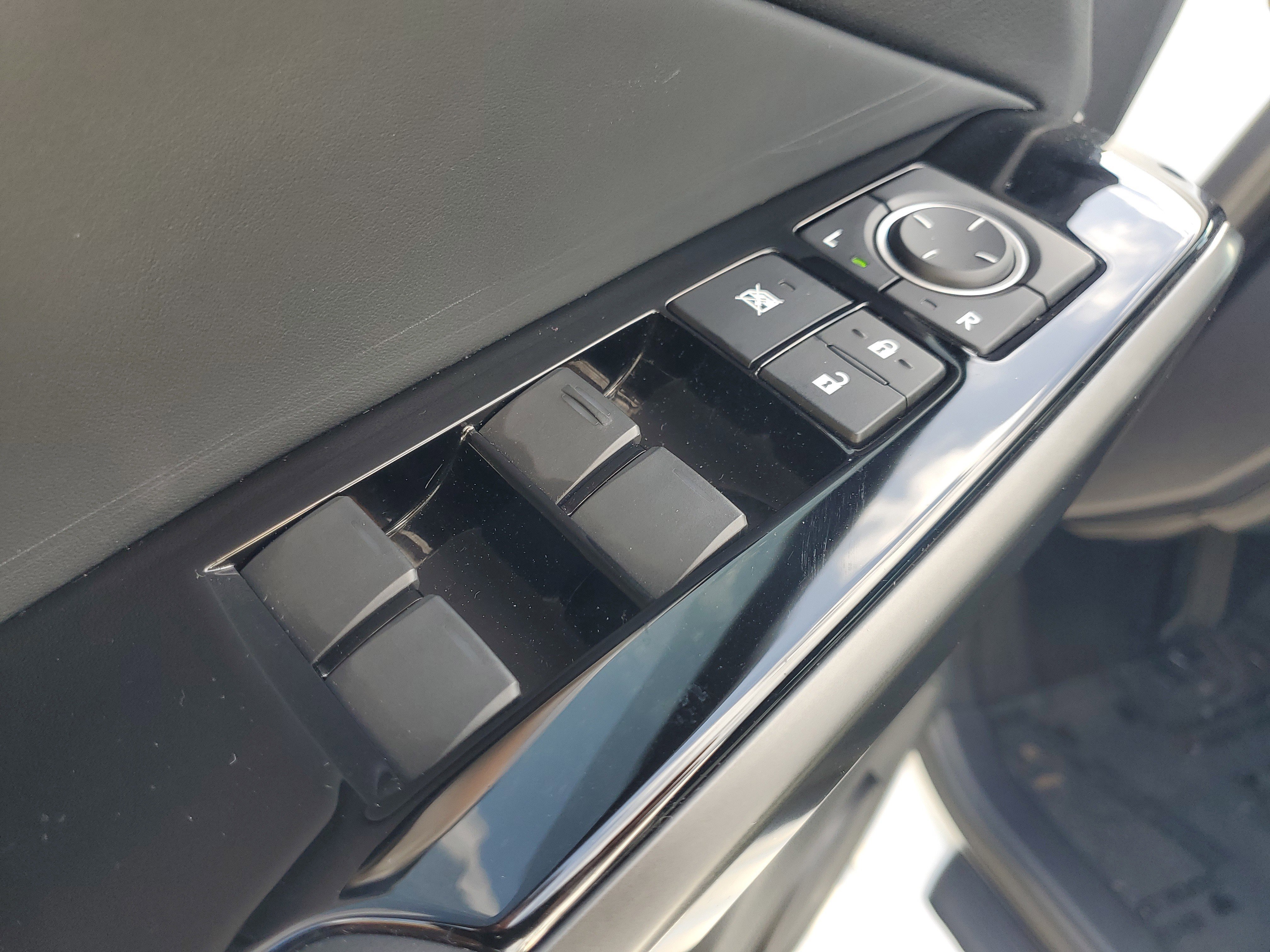 Certified 2025 Lexus IS 350 F Sport w/ Accessory Package 2 RWD image 19