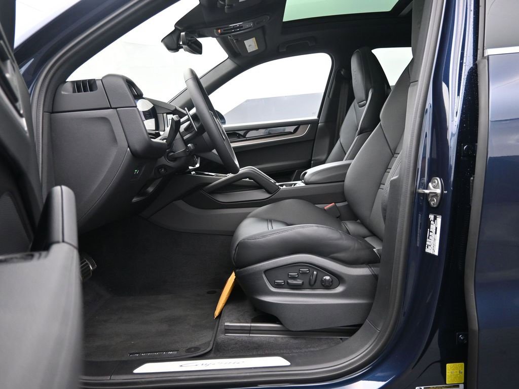 New 2025 Porsche Cayenne E-Hybrid image 14