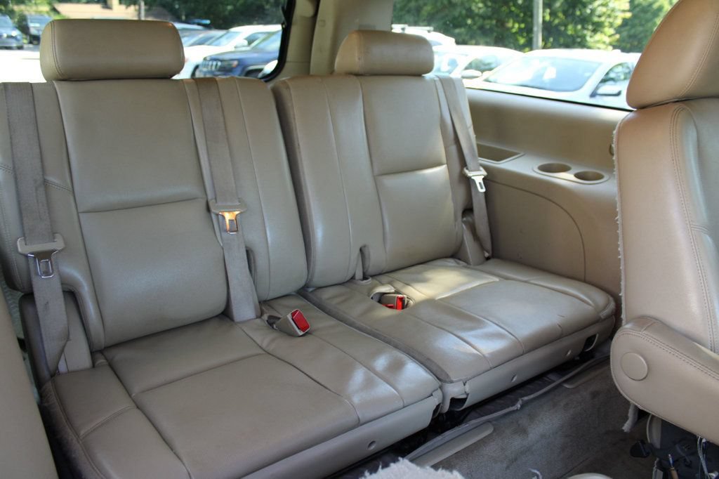 Used 2011 Chevrolet Suburban LTZ RWD image 19