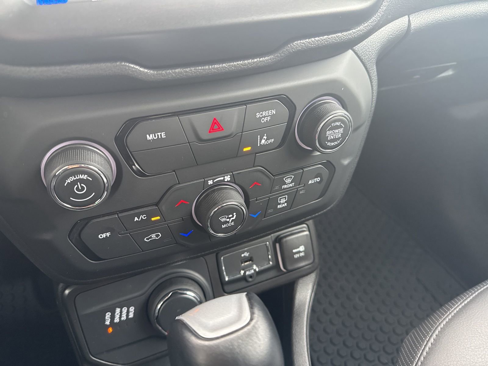 Used 2022 Jeep Renegade Limited image 21