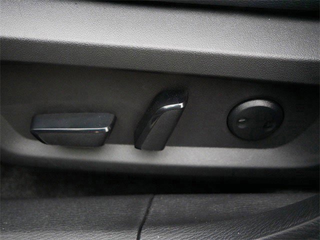 Used 2025 Mitsubishi Outlander SEL image 18