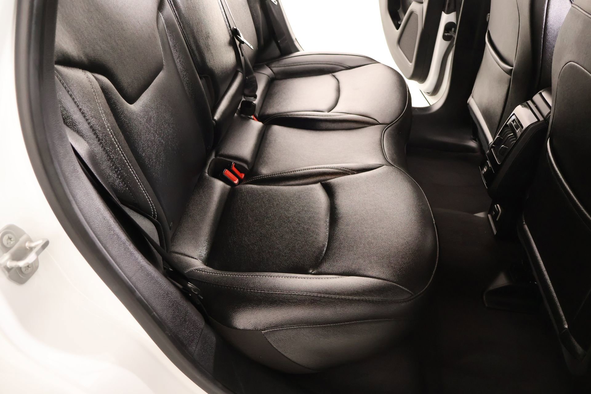 Used 2025 Jeep Compass Limited image 14