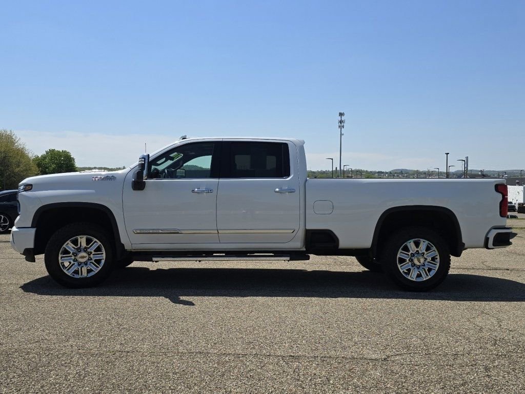 Used 2024 Chevrolet Silverado 3500 High Country w/ High Country Premium Package AWD/4WD image 19