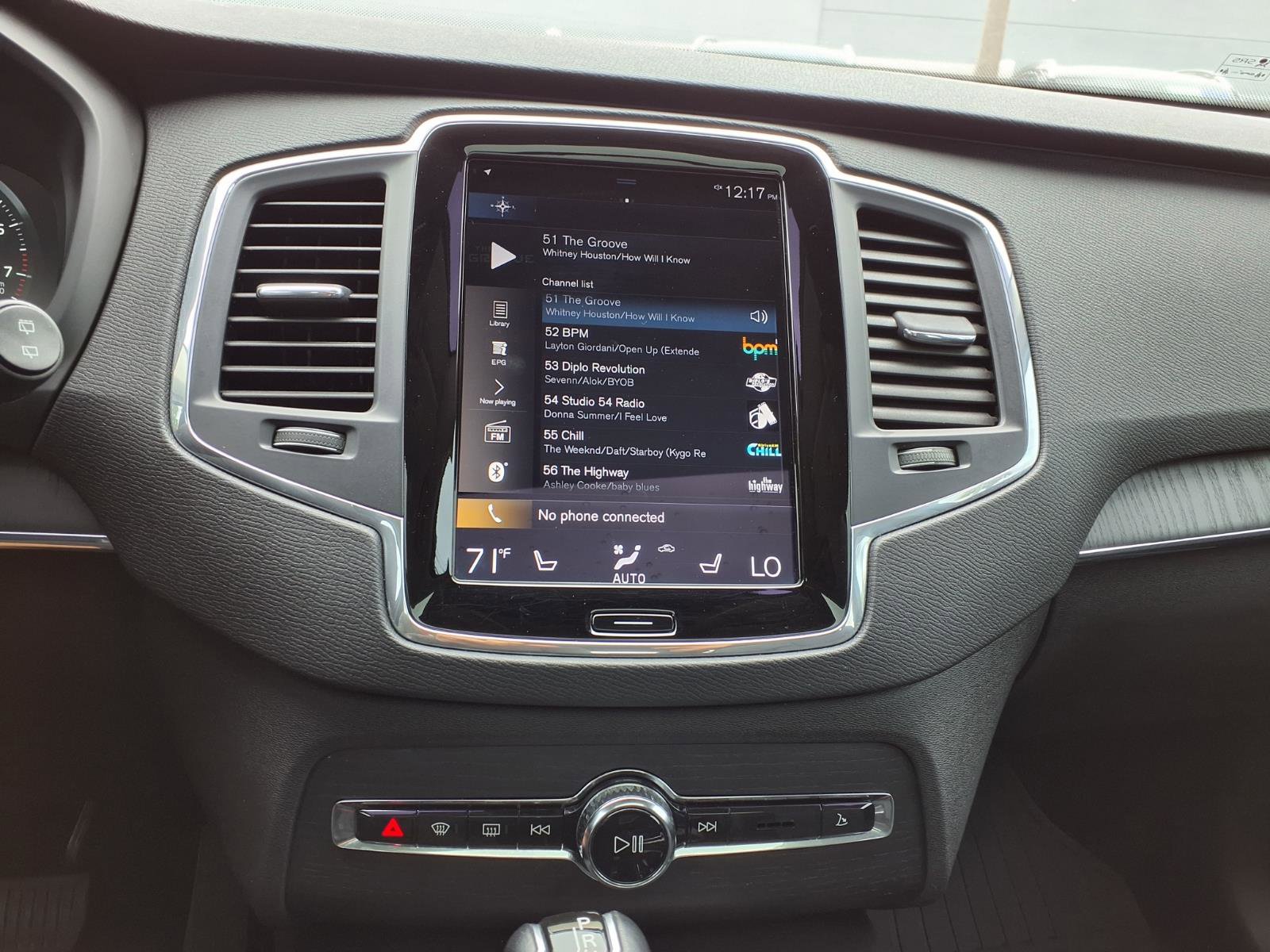 Used 2020 Volvo XC90 T5 Momentum w/ Protection Package Premier image 26