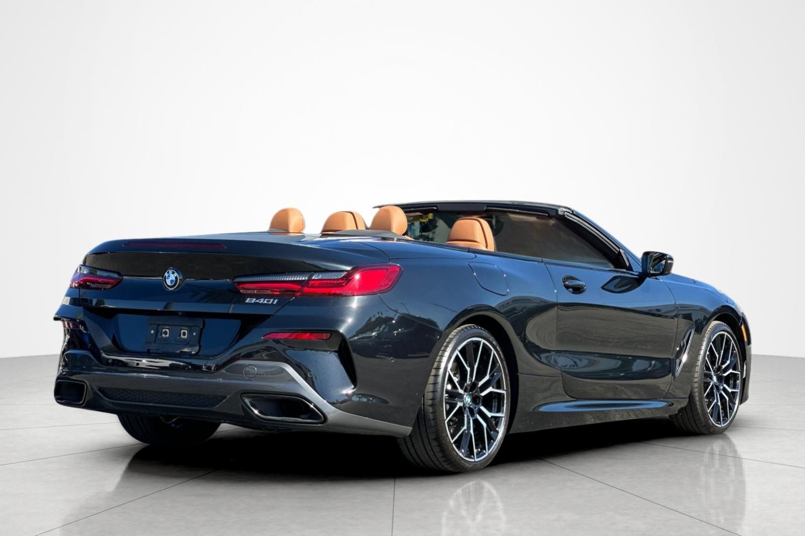 Used 2025 BMW 840i Convertible w/ M Sport Professional Package RWD image 5